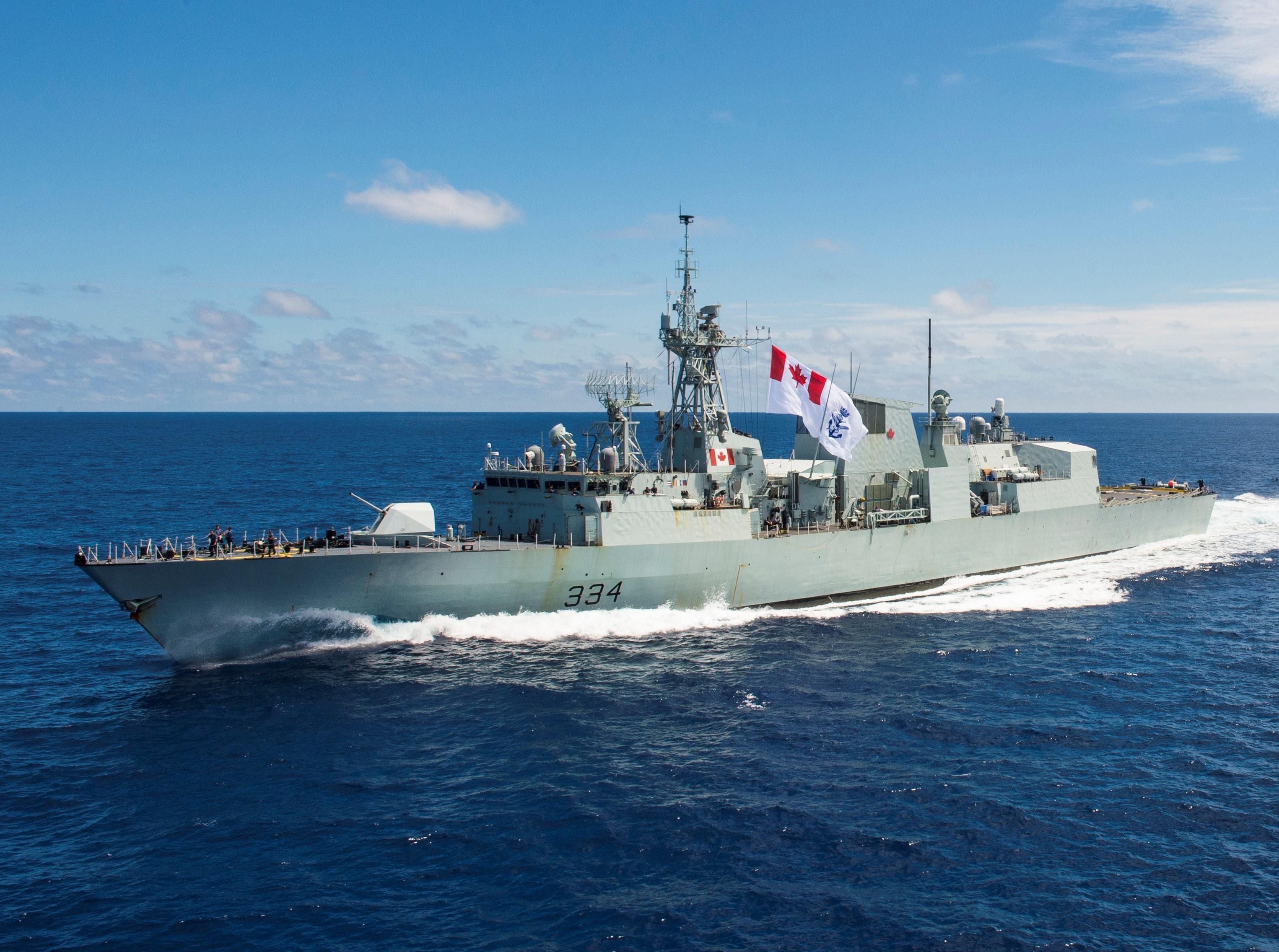 Tau hai quan Canada sap co chuyen tham dau tien tai Viet Nam hinh anh