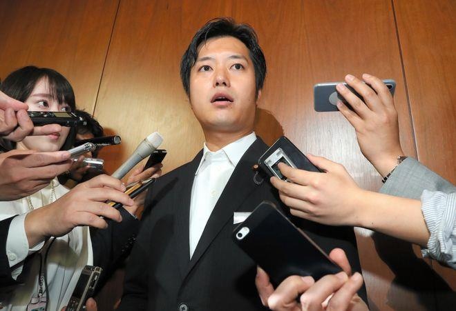 Nghi si Nhat uong 10 ly ruou truoc phat bieu 'gay chien voi Nga' hinh anh