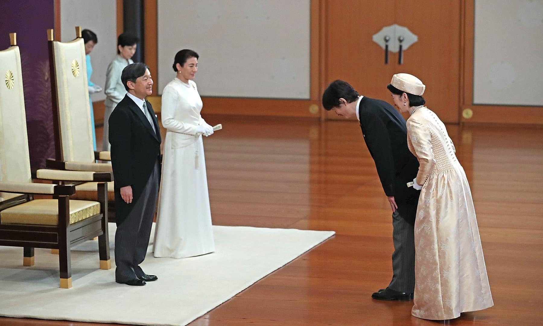 em trai nhat hoang phoi bay bat hoa anh 3