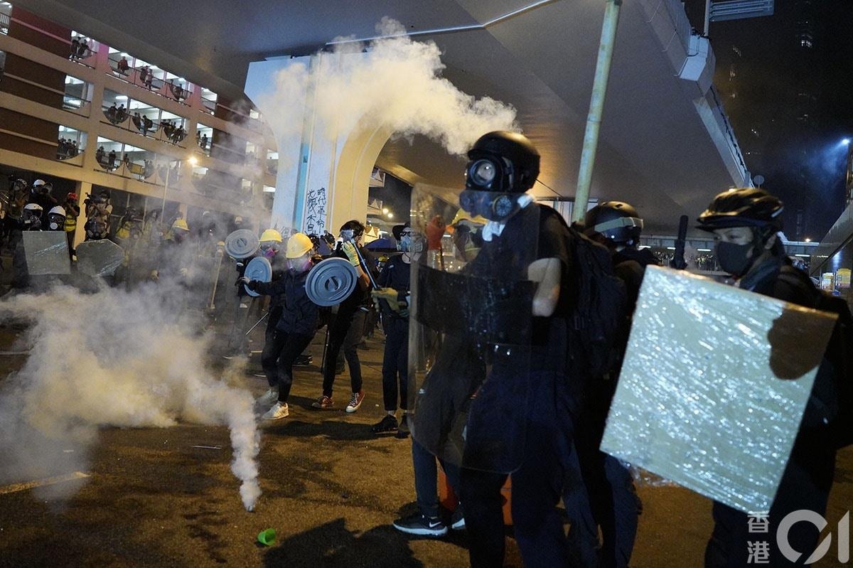 xa hoi den Hong Kong tan cong anh 4