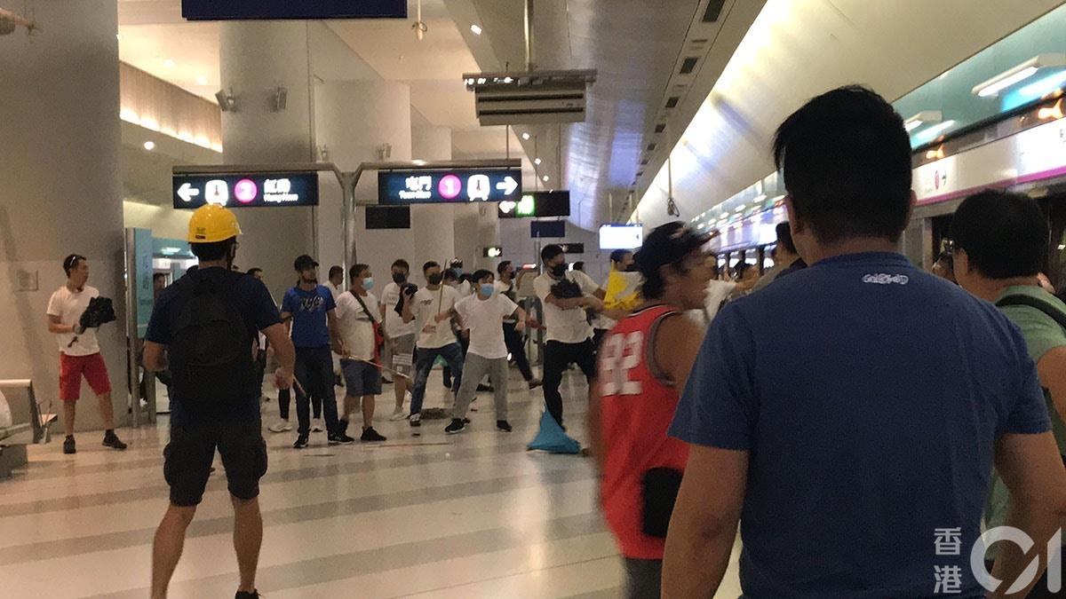 xa hoi den Hong Kong tan cong anh 1