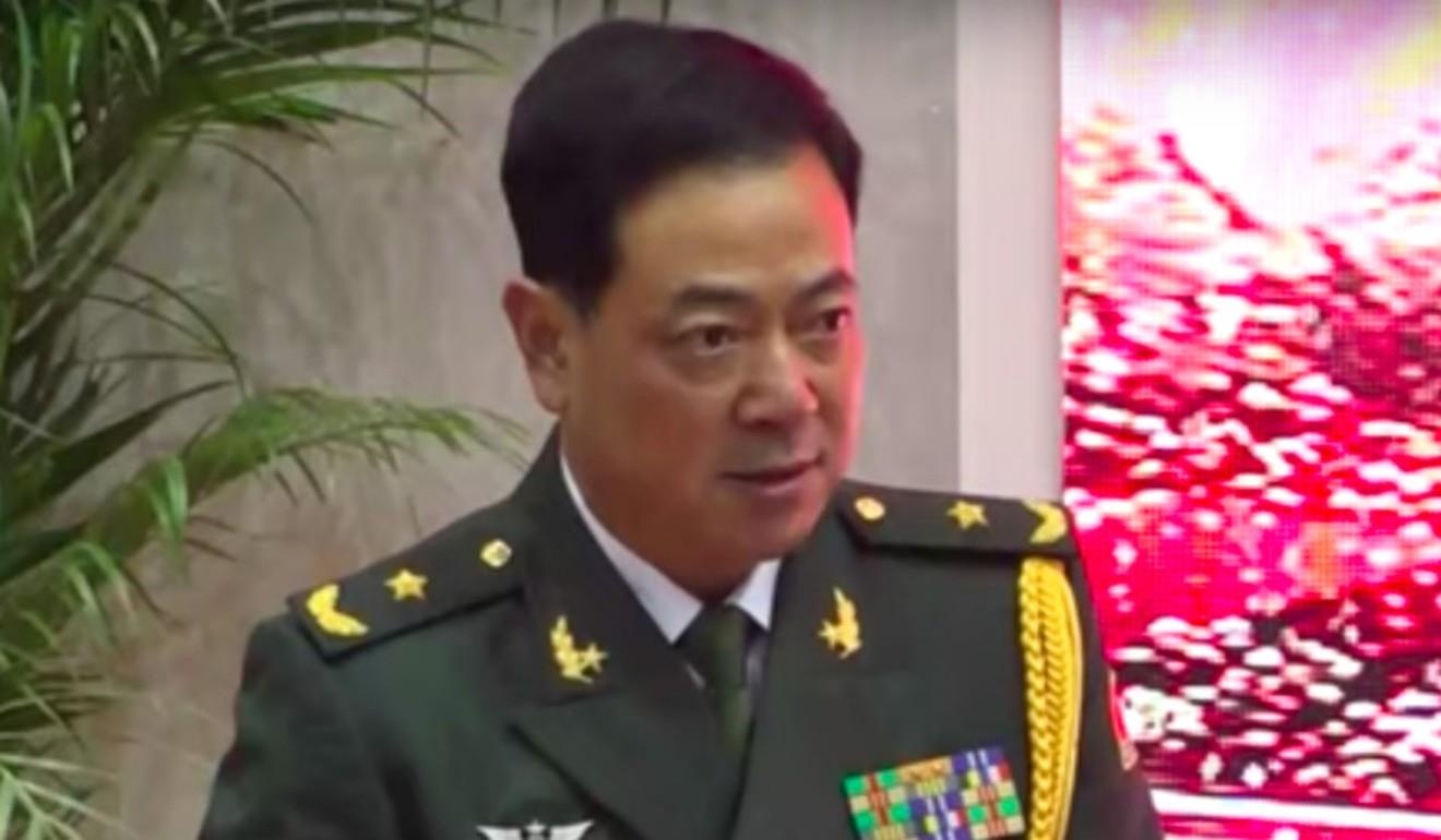 Tu lenh PLA tai Hong Kong noi 'khong the dung thu' cho bao loan hinh anh