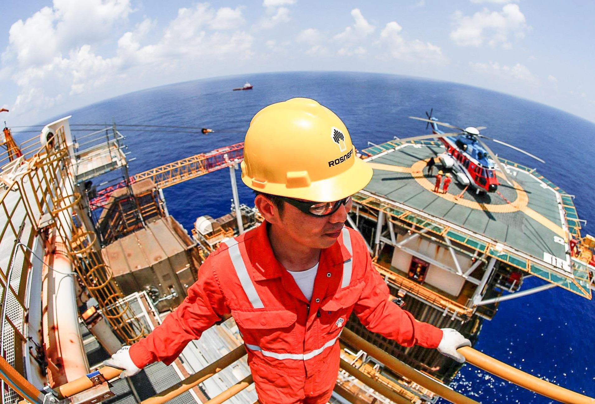 Dua tau HD8 quay lai, Trung Quoc am muu gi o Bien Dong? hinh anh