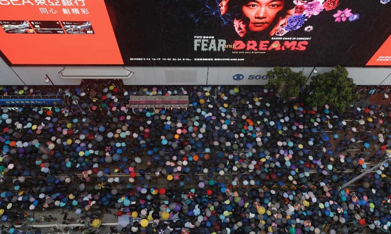 nhan vien lanh su quan anh bi bat o trung quoc anh 2