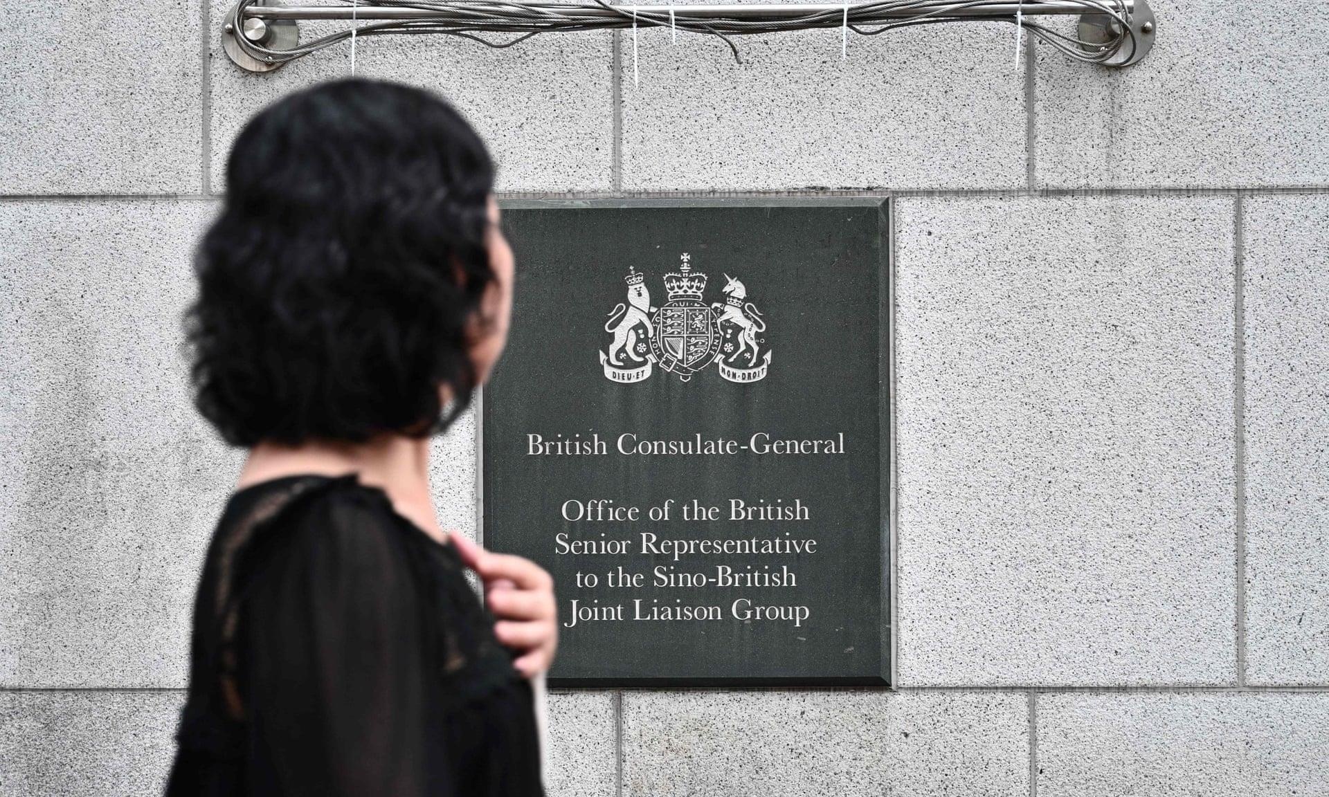 Nhan vien lanh su quan Anh tai Hong Kong bi bat o Trung Quoc hinh anh