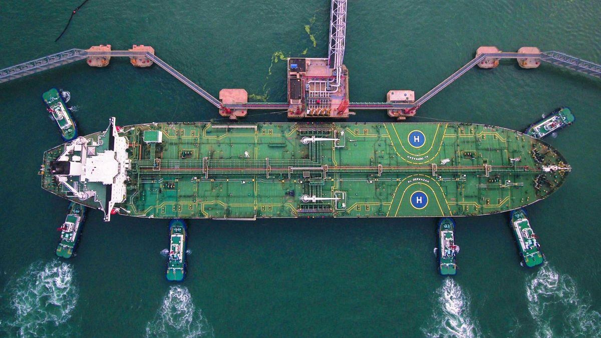 Hoi chuong canh tinh TQ ve phu thuoc nang luong sau vu tan cong Saudi hinh anh