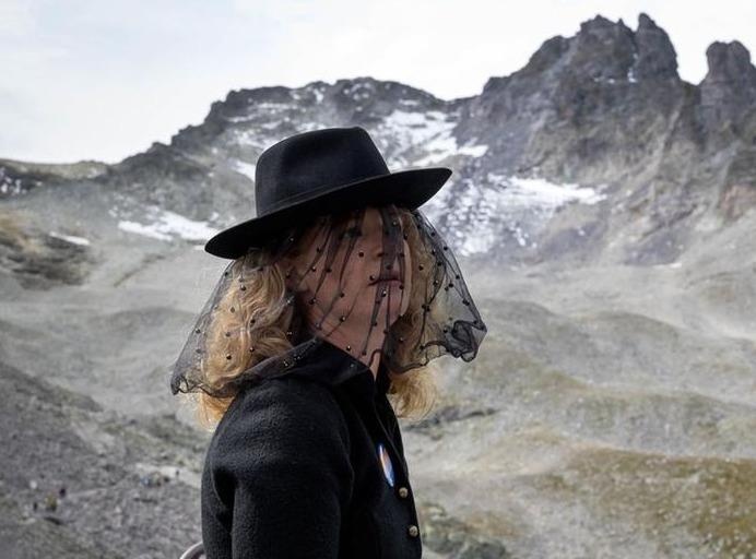 Hang tram nguoi tiec thuong song bang qua doi o Thuy Si hinh anh