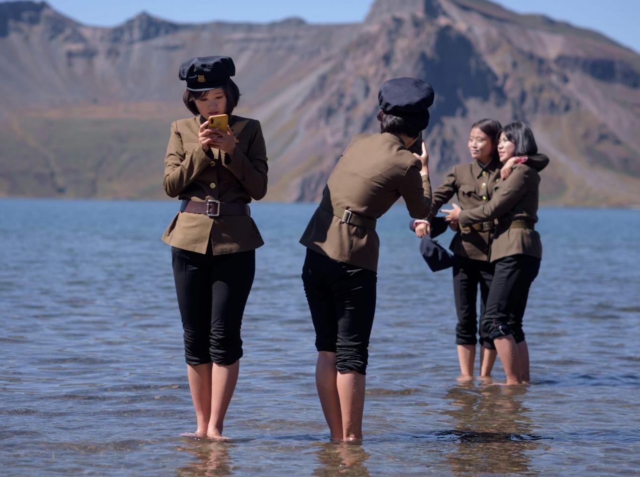Nui Paektu - vung dat linh thieng cua nguoi Trieu Tien hinh anh