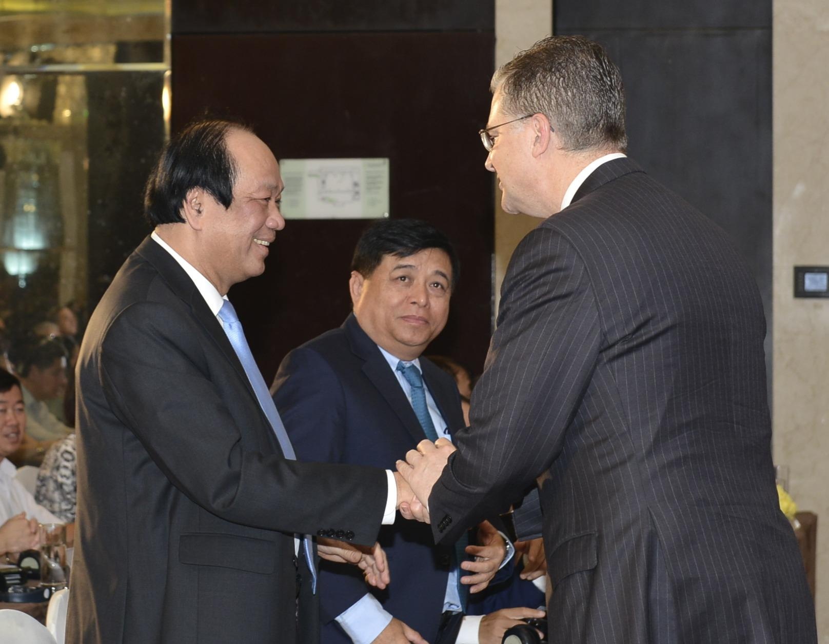 My ho tro ket noi doanh nghiep vua va nho Viet Nam vao chuoi cung ung hinh anh