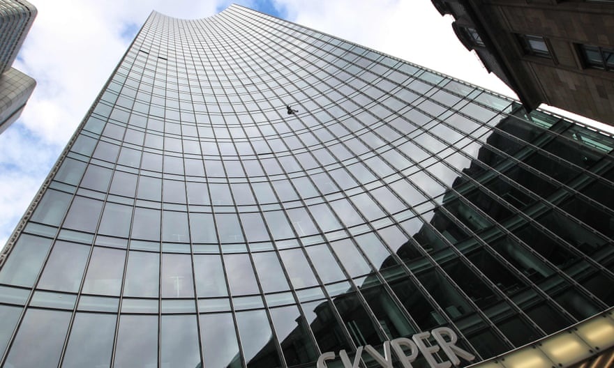 nguoi nhen phap leo toa nha o duc anh 2