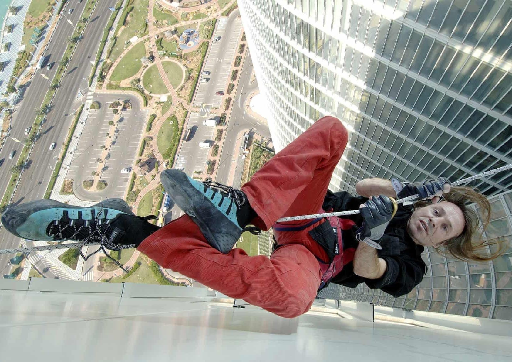 'Nguoi nhen' Phap tay khong chinh phuc hang tram toa nha choc troi hinh anh