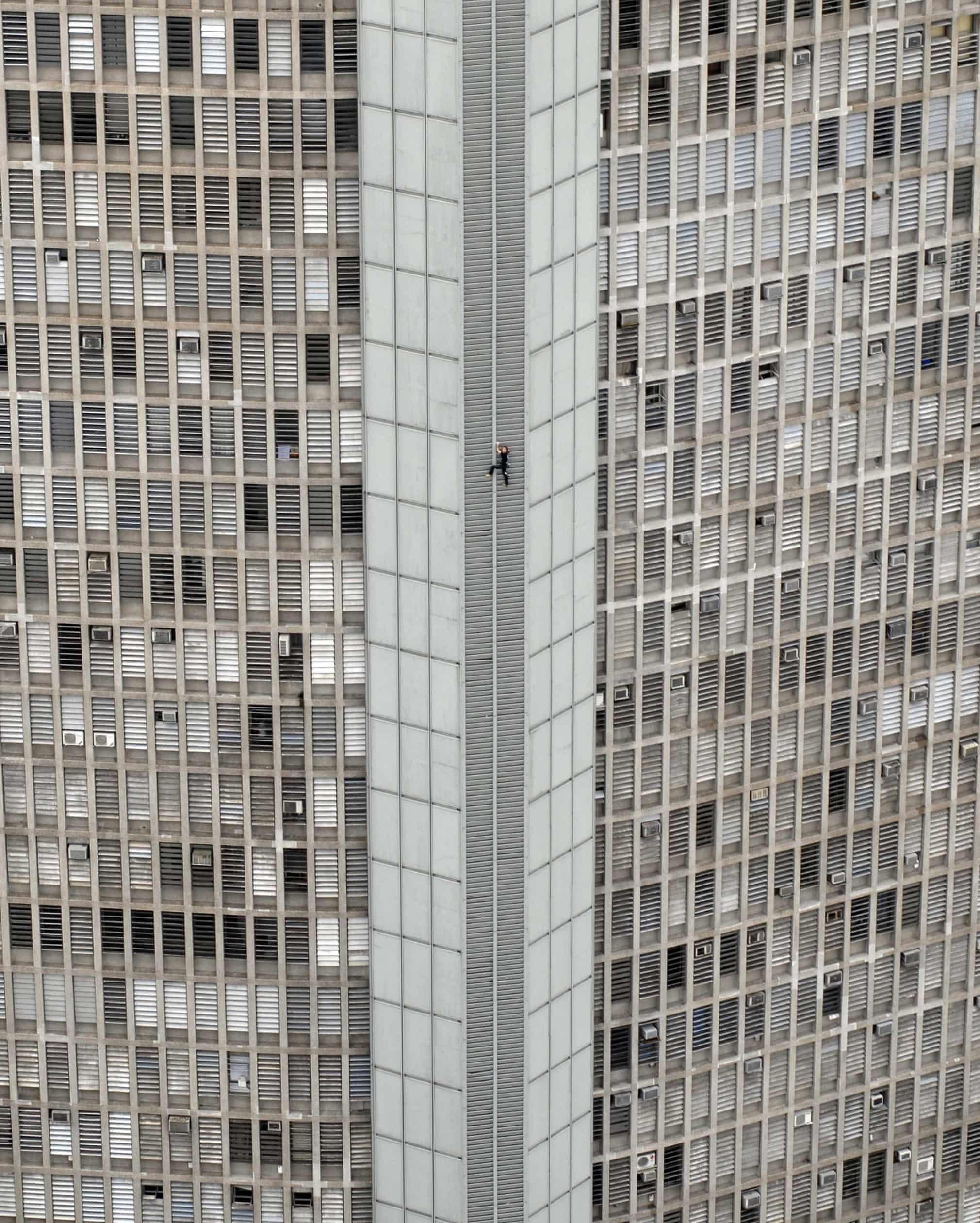 nguoi nhen phap alain robert anh 15