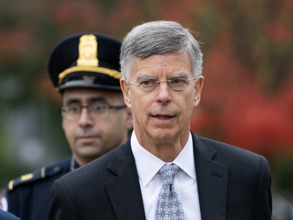 Loi khai chan dong cua dai su My lien quan toi luan toi TT Trump hinh anh