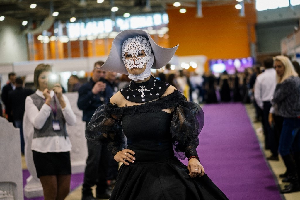 trien lam dam tang o nga anh 9