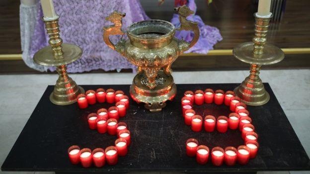 Thanh le o London cau nguyen cho 39 nan nhan tren xe tai hinh anh