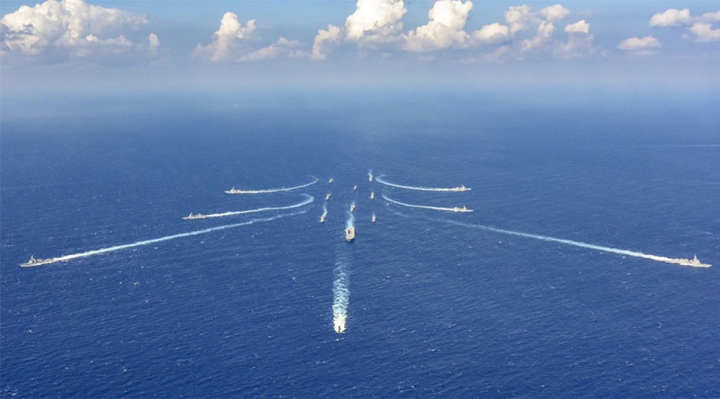 hải quân mỹ tập trận trên biển philippines ảnh 8 hai quan my tap tran tren bien philippines anh 8