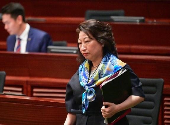 Quan chuc dung sau du luat dan do HK bi tan cong o Anh hinh anh