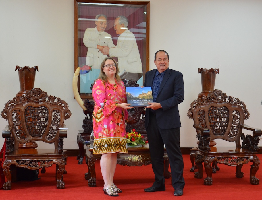 tổng lãnh sự mỹ thăm an giang ảnh 1 tong lanh su my tham an giang anh 1