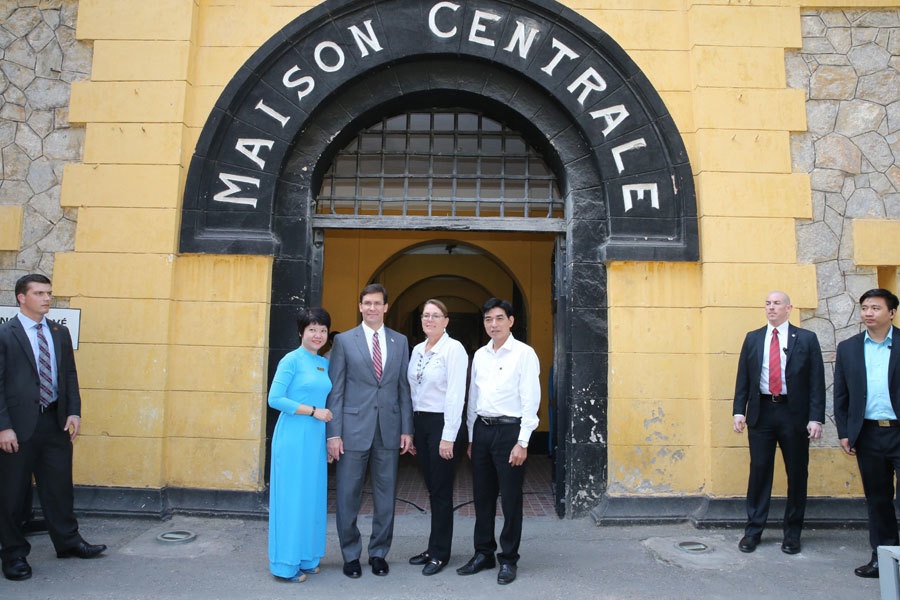 bộ trưởng quốc phòng mỹ thăm hỏa lò ảnh 4 bo truong quoc phong my tham hoa lo anh 4