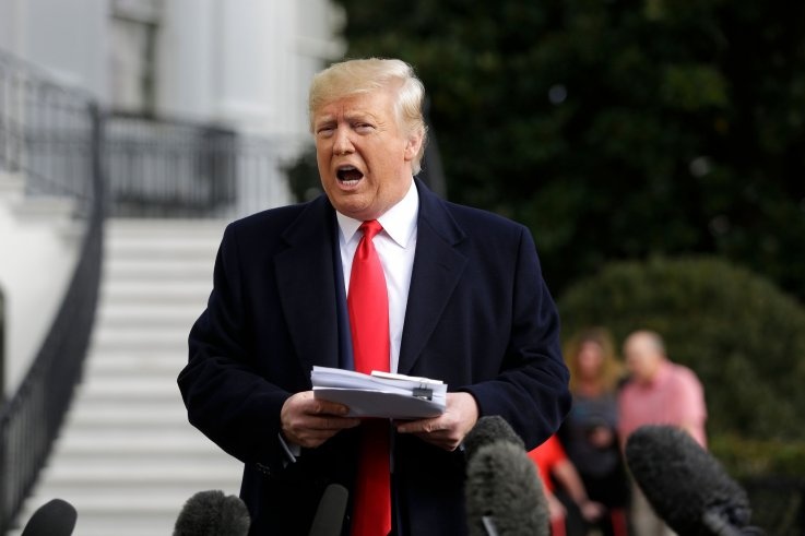 TT Trump 'doc thoai' 55 phut tren truyen hinh giua song gio luan toi hinh anh