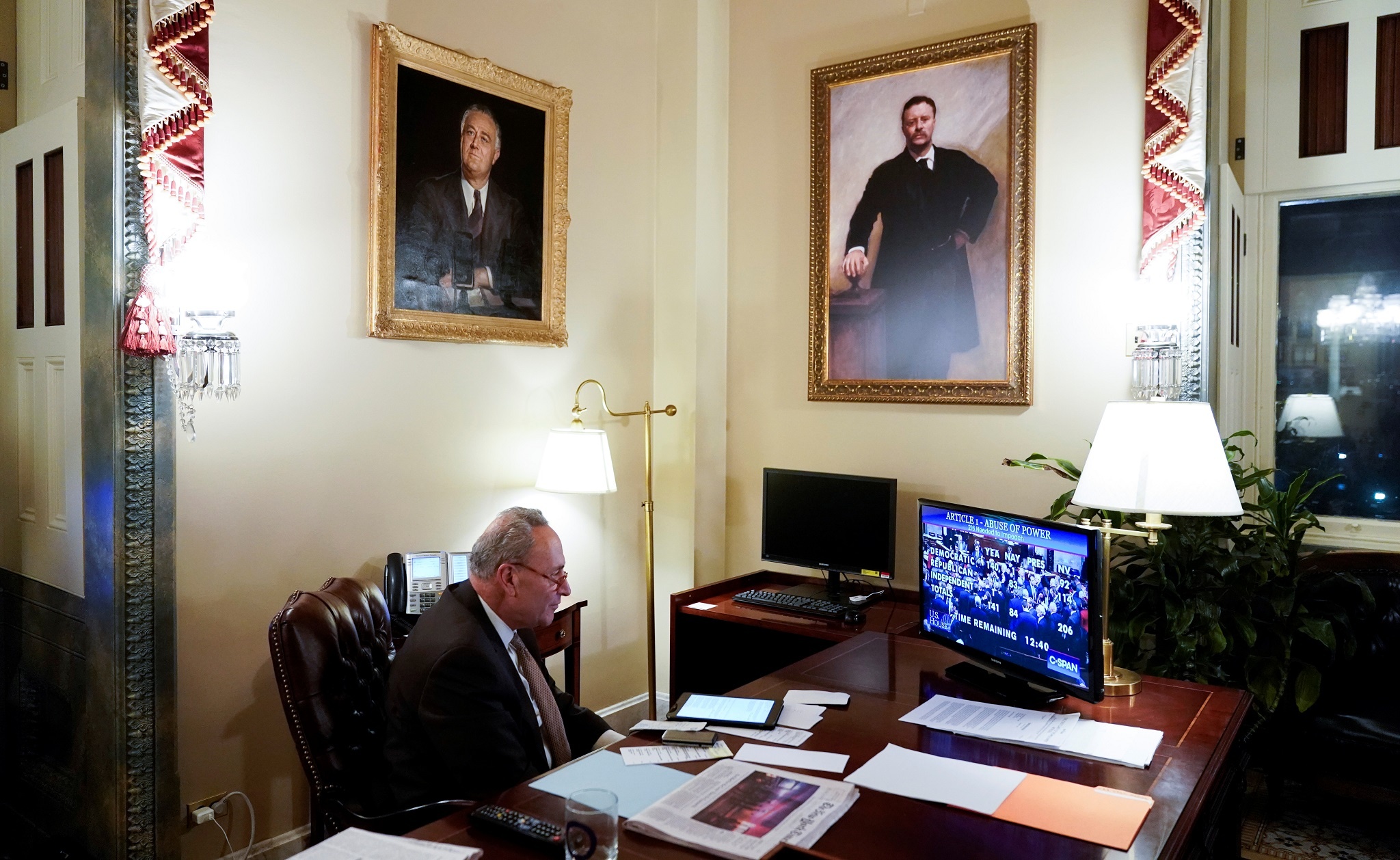 ha vien luan toi tong thong trump anh 7