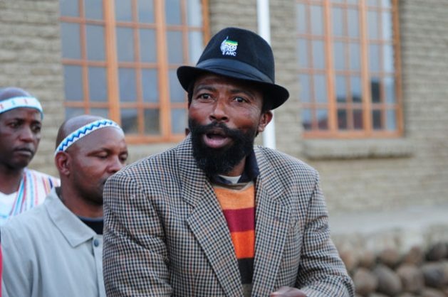 Vua bo toc Nelson Mandela duoc an xa sau 4 nam tu hinh anh