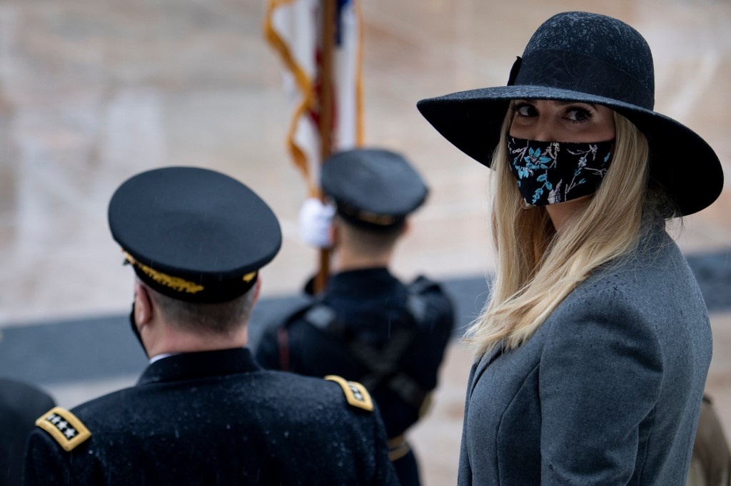 ong trump lan dau xuat hien truoc cong chung anh 9