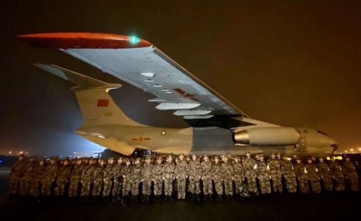 Ong Tap keu goi quan doi ganh vac trach nhiem chong virus corona hinh anh