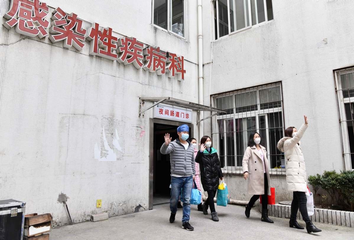 nhan vien y te nhiem virus vu han anh 1