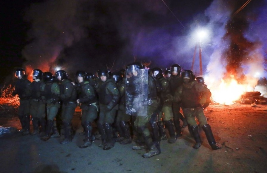 Nguoi so tan tu Trung Quoc bi nem da tai Ukraine hinh anh