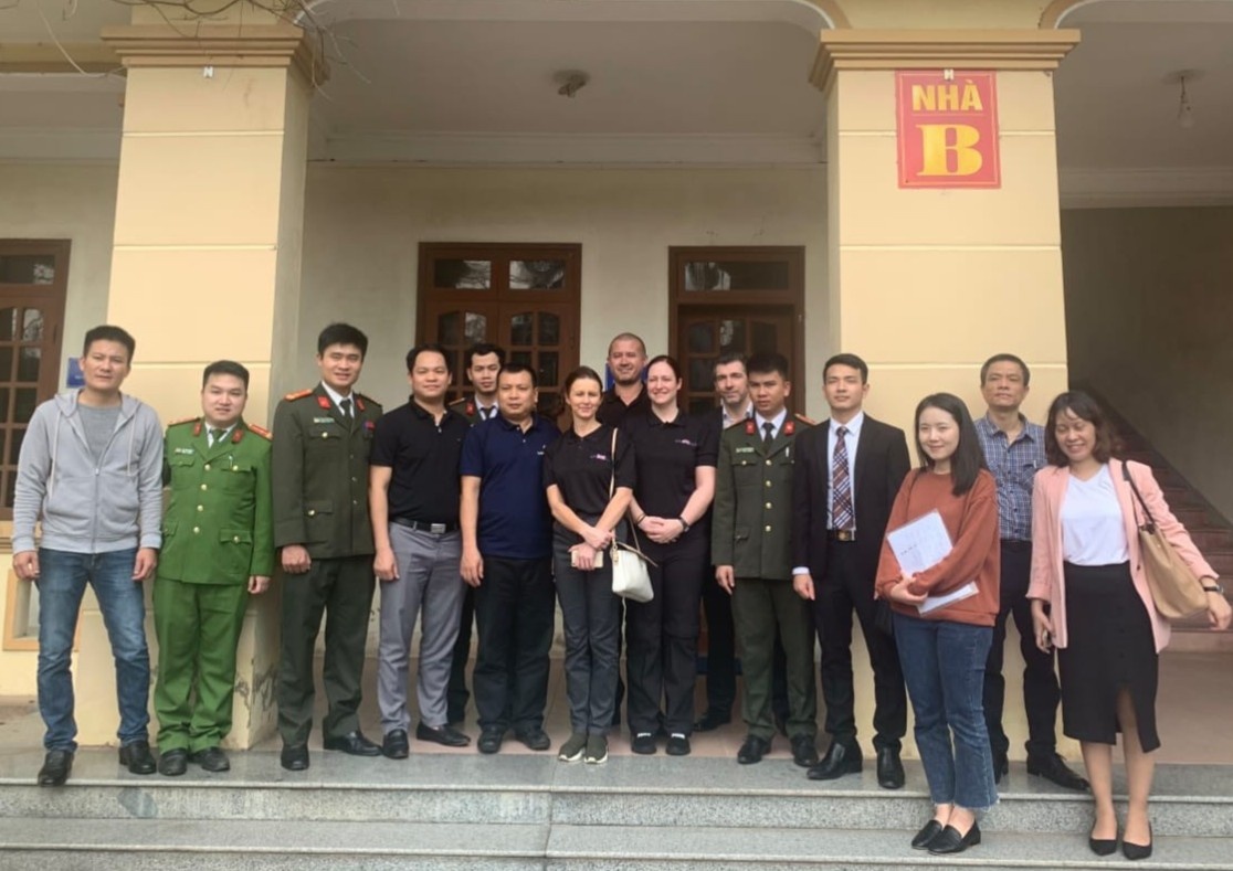 Canh sat Essex tham gia dinh 39 nan nhan chet trong container hinh anh