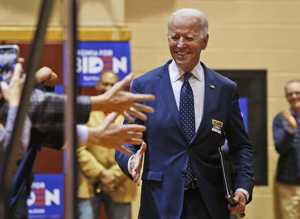 Joe Biden tro lai ngoan muc sau that vong bau cu so bo hinh anh