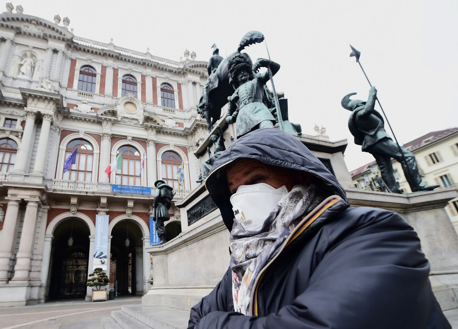 My va chau Au vuot chau A ve ca nhiem moi virus corona hinh anh