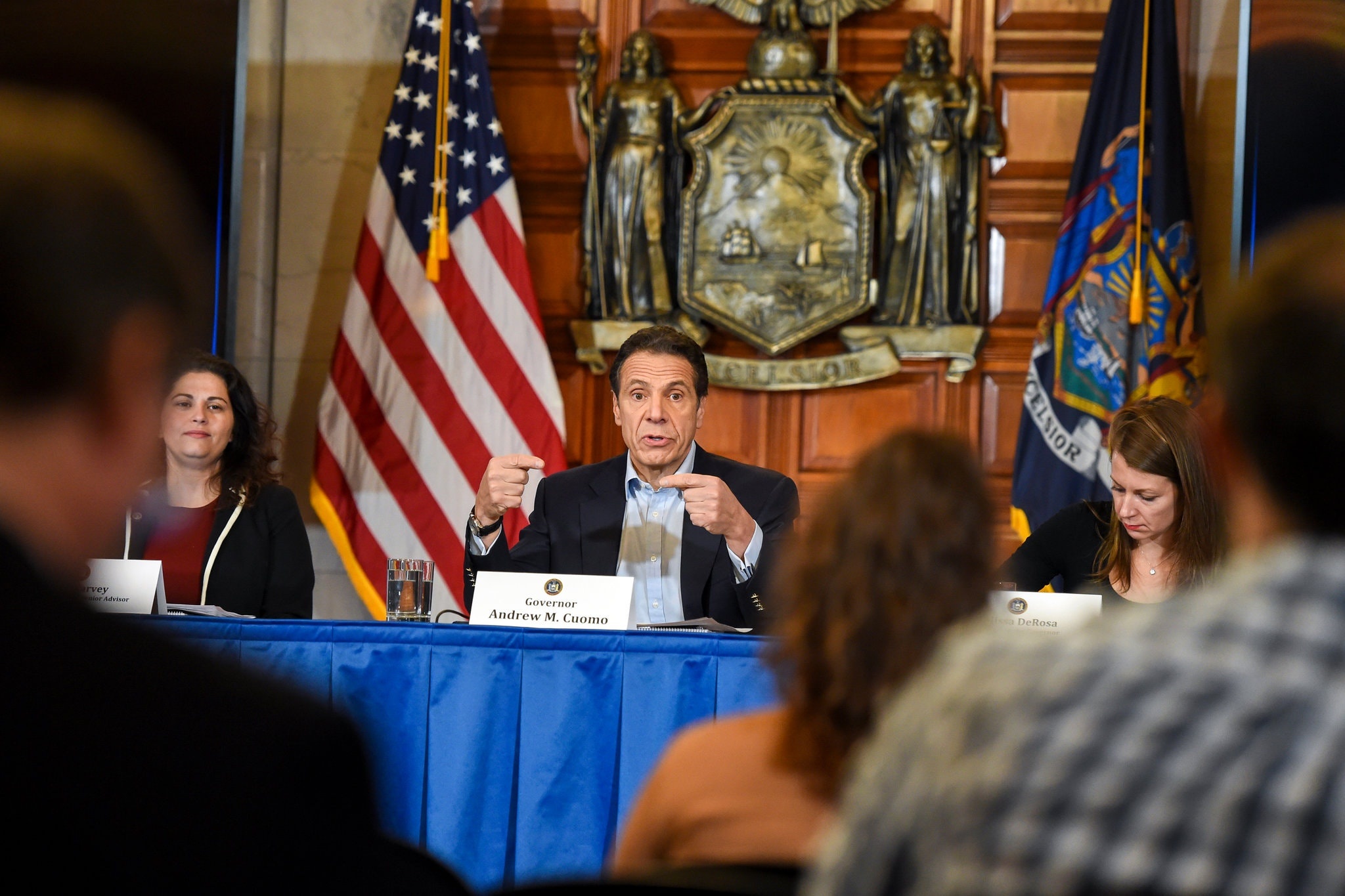 new york ban bo tinh trang khan cap anh 1