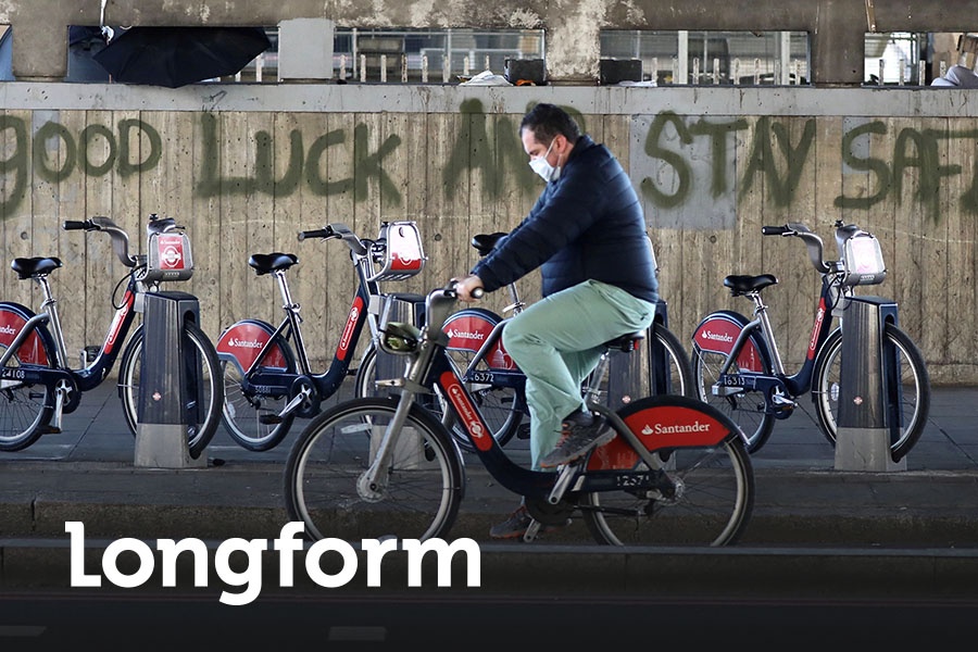 Bac si Anh va 2 thang nhin virus corona thay doi the gioi hinh anh