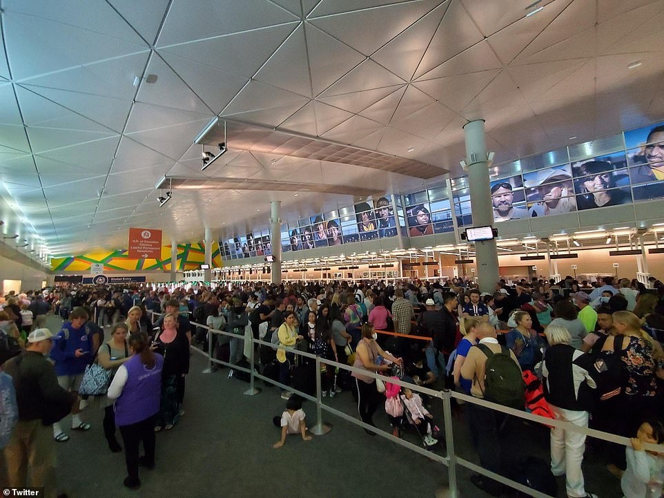 san bay my hon loan sau lenh cam chau au anh 7