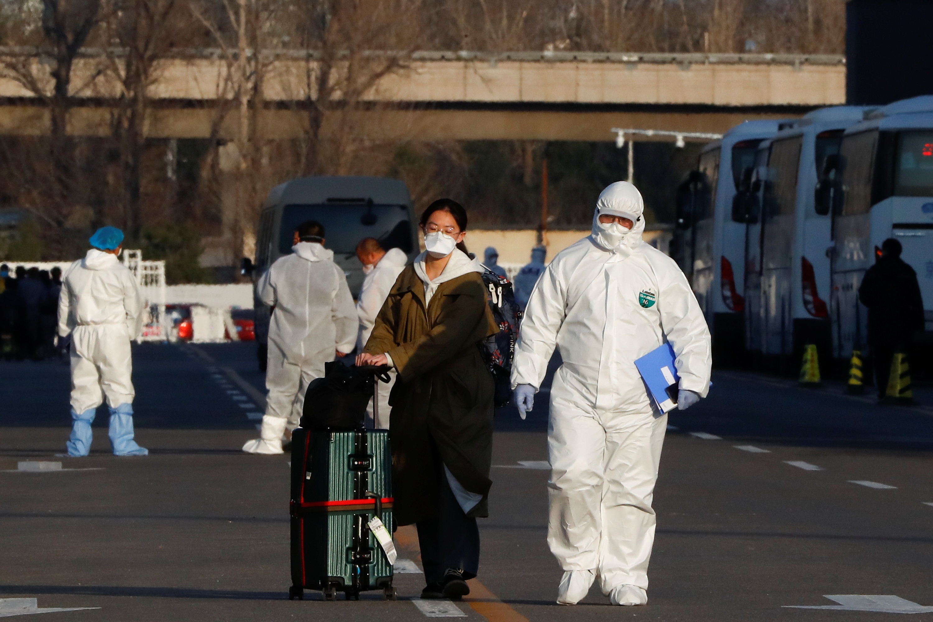 Ca nhiem ngoai nhap tang, Trung Quoc lo lan song dich benh thu hai hinh anh