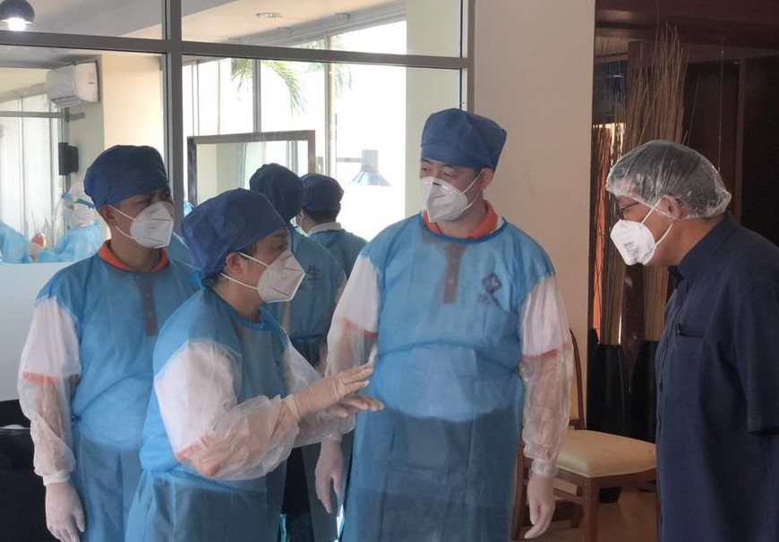 Chuyen gia Trung Quoc ho tro chong dich tai Campuchia hinh anh