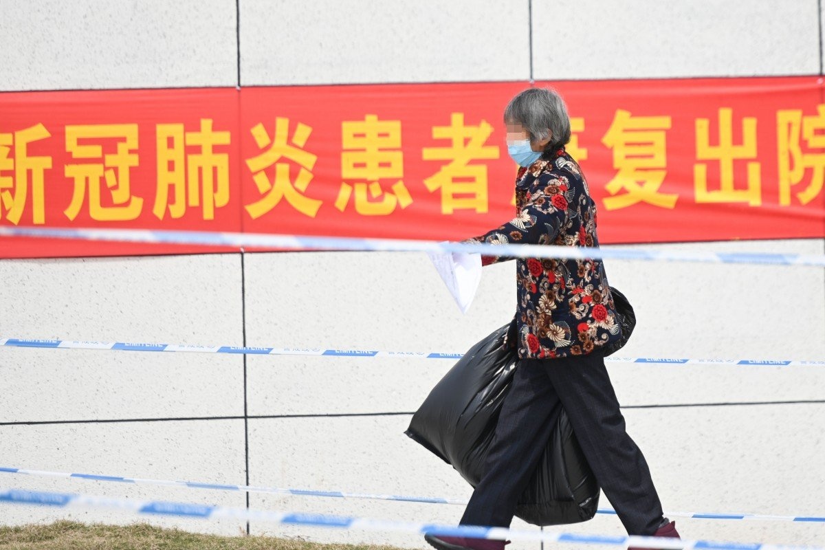 'Dang hat karaoke thi quan lai dong' - TQ chat vat khoi phuc doi song hinh anh