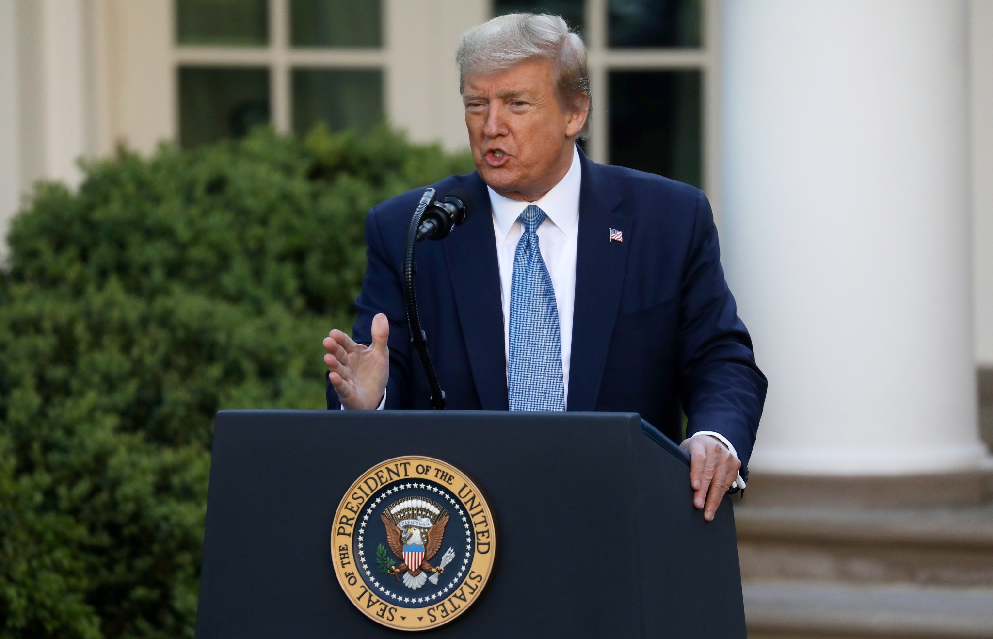 TT Trump: My dung tro cap WHO, dieu tra 'che day' dich benh hinh anh