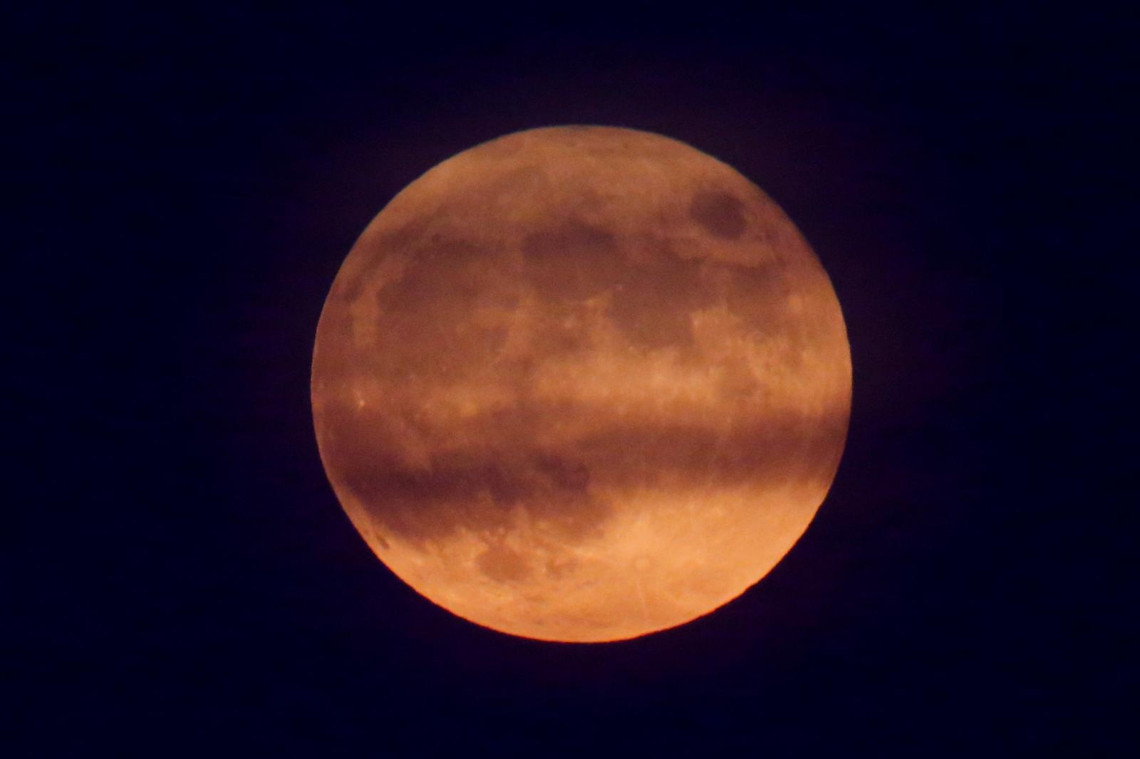 My len ke hoach khai khoang tren Mat Trang bang thoa thuan vu tru moi hinh anh