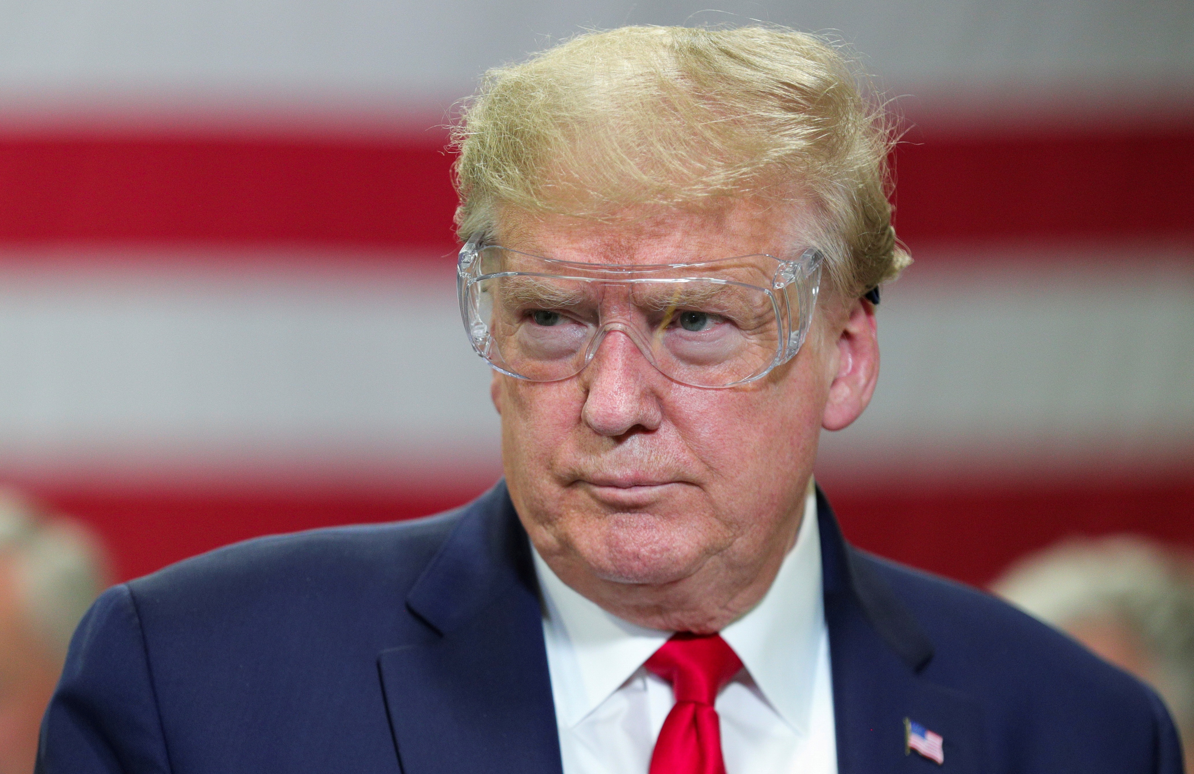 TT Trump noi neu muon tan cong Venezuela, se dua ca quan doan toi hinh anh