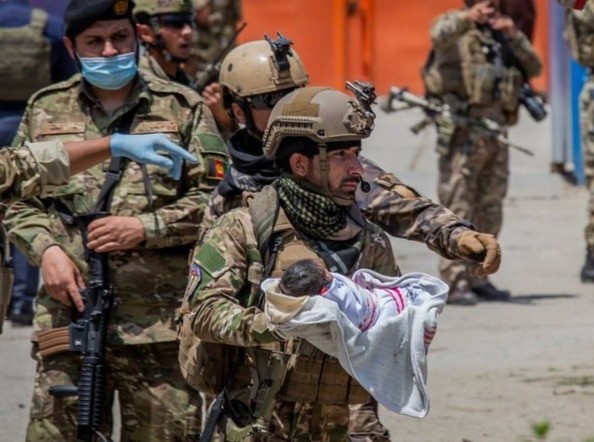 Vua ra doi da gap canh giet choc - hien thuc tan nhan o Afghanistan hinh anh