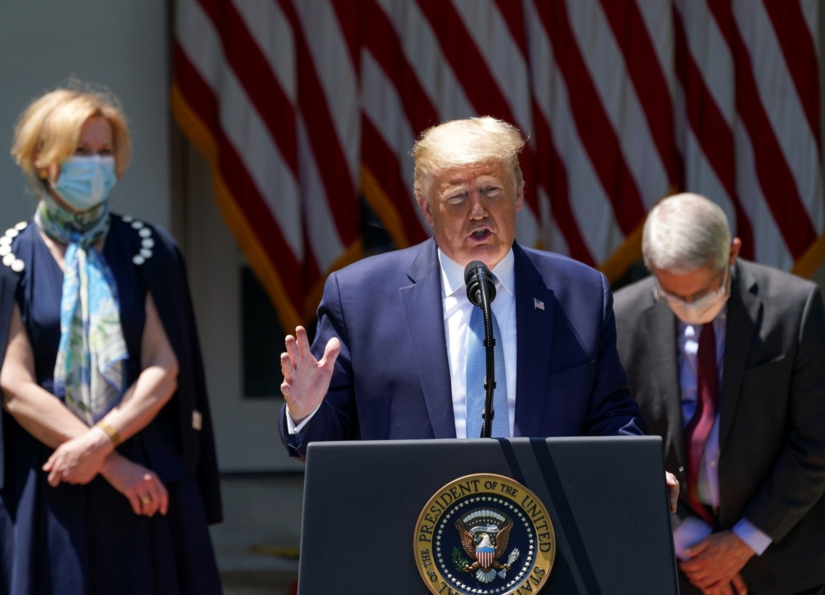 TT Trump kho chiu vi thoa thuan thuong mai voi TQ trien khai cham hinh anh