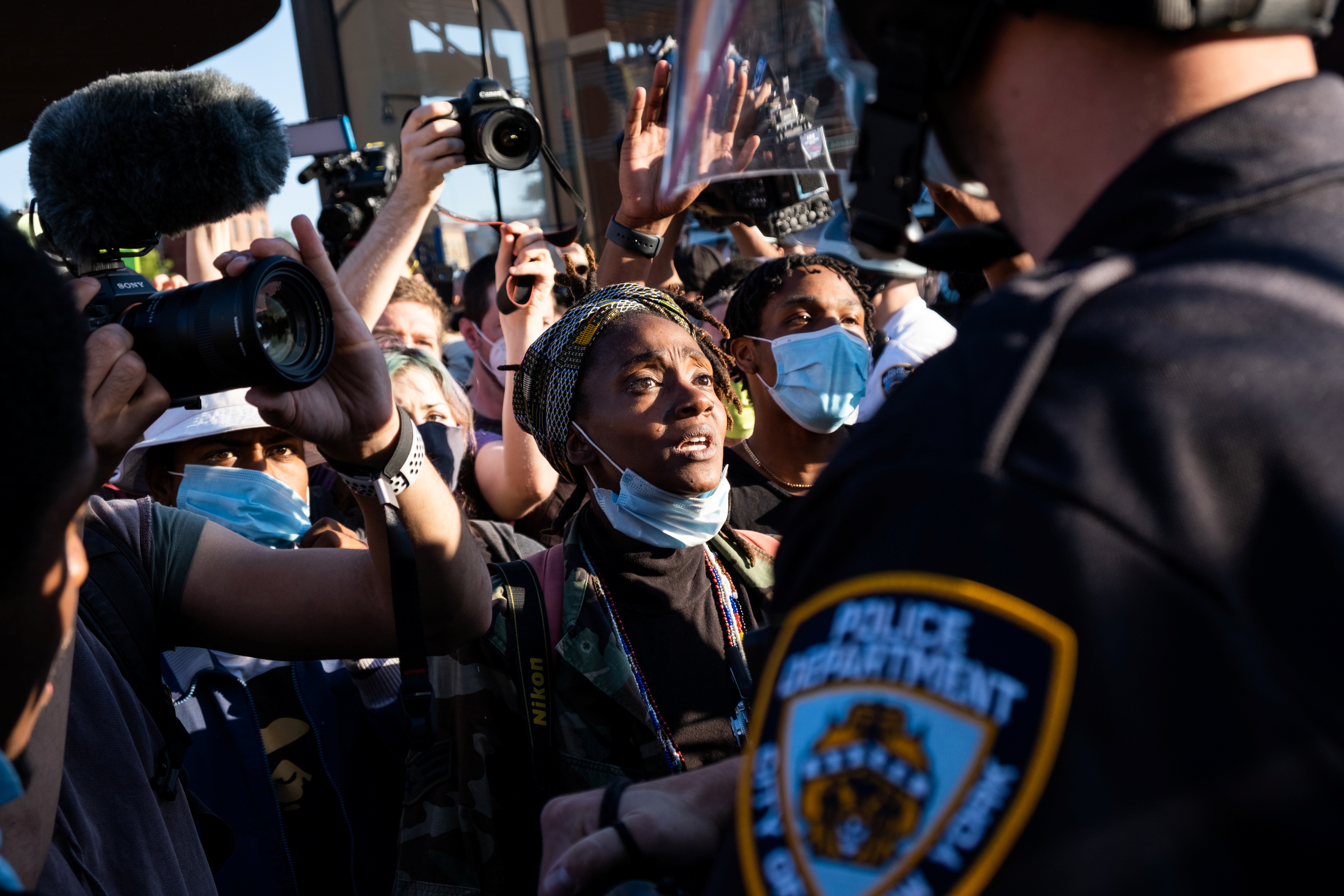 canh sat my nam tay nguoi bieu tinh anh 11