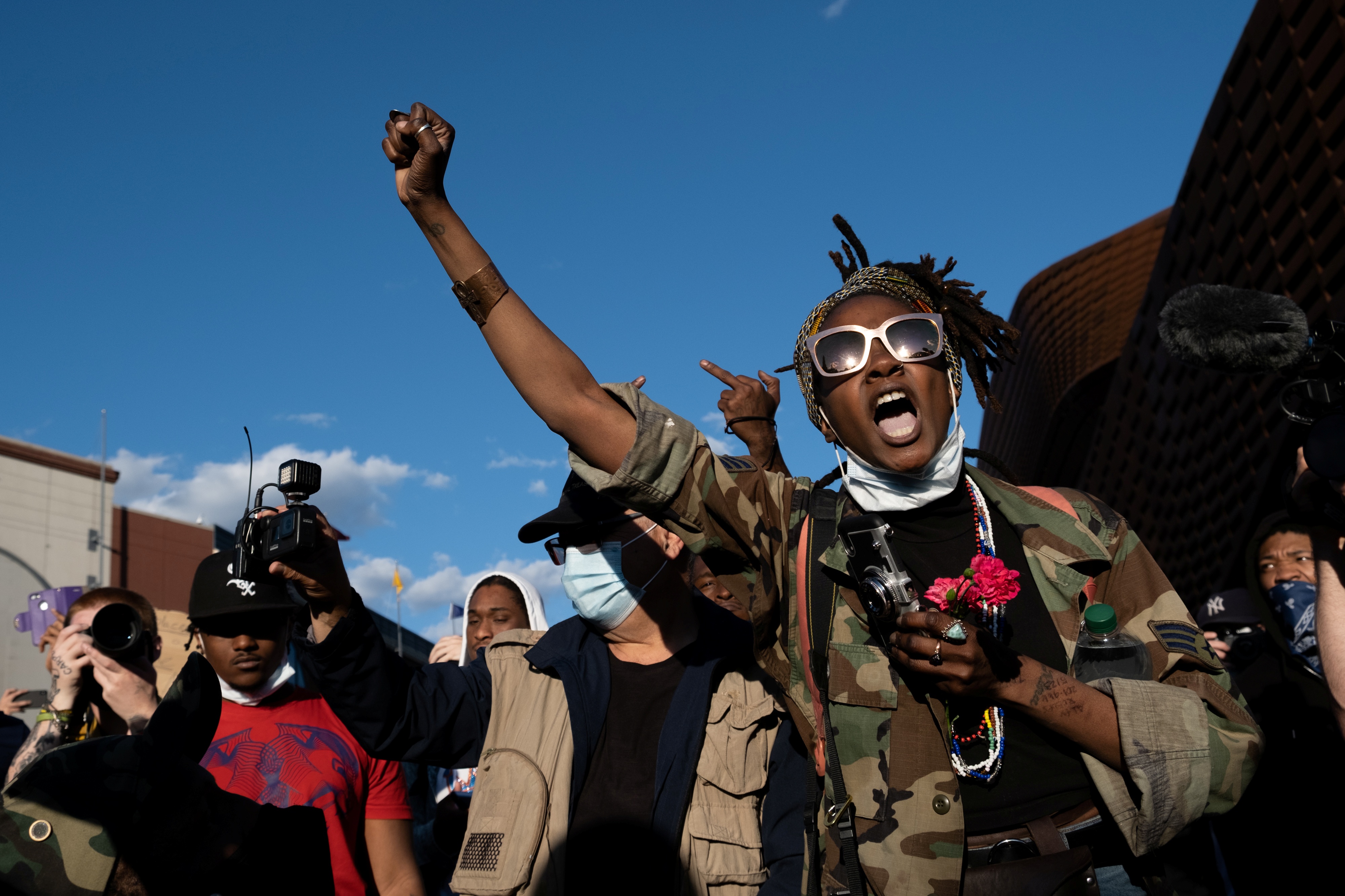 canh sat my nam tay nguoi bieu tinh anh 9