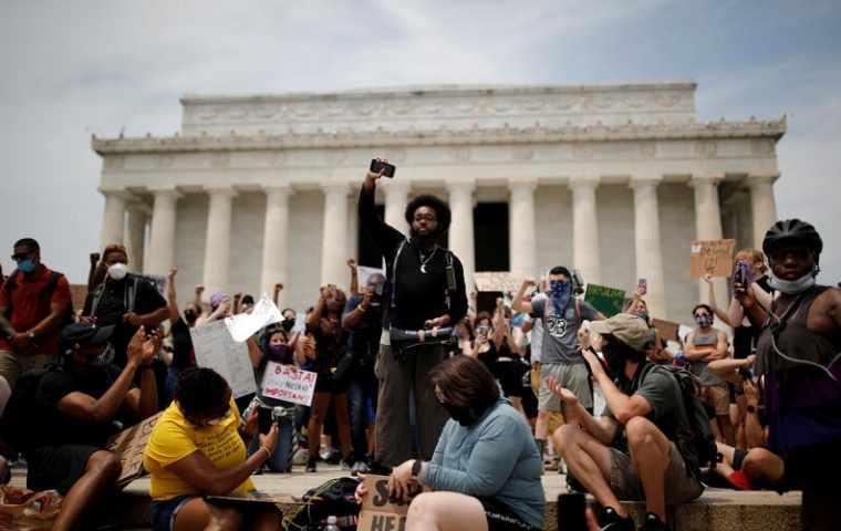 Hang chuc nghin nguoi bieu tinh o Washington va tren khap nuoc My hinh anh