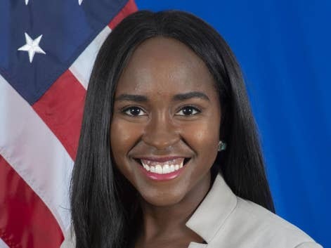 Quan chuc ngoai giao cap cao tu chuc de phan doi TT Trump hinh anh