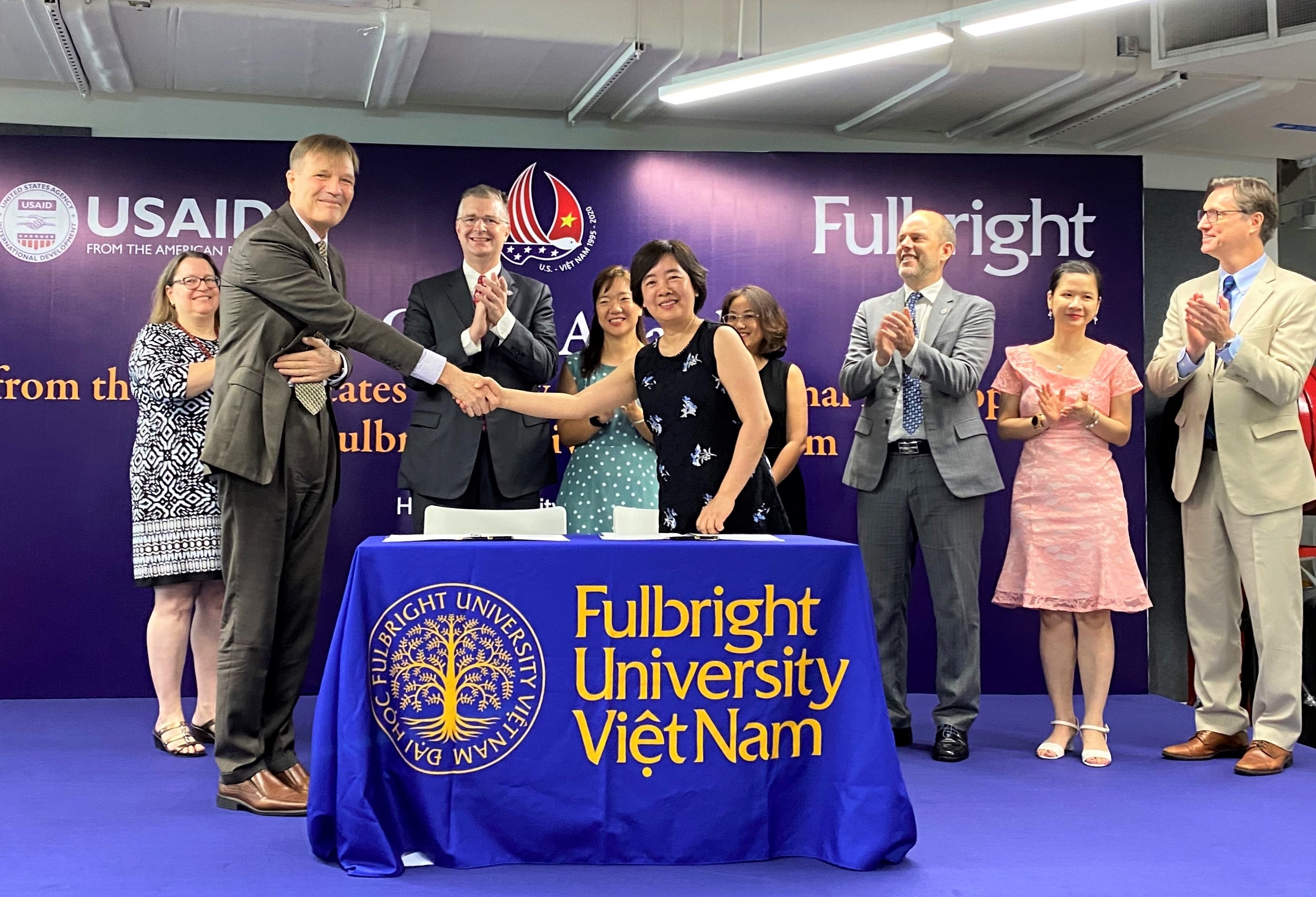 dai hoc fulbright viet nam nhan tai tro tu my anh 2