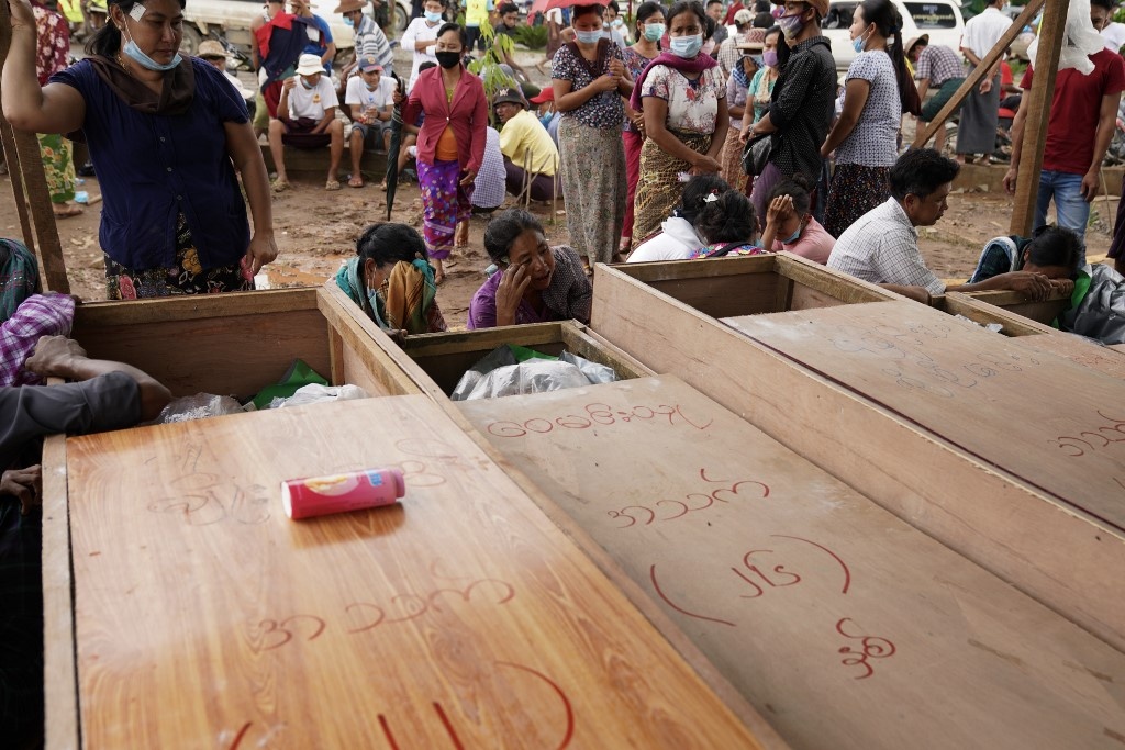 chon cat tap the nan nhan sap mo ngoc o myanmar anh 7